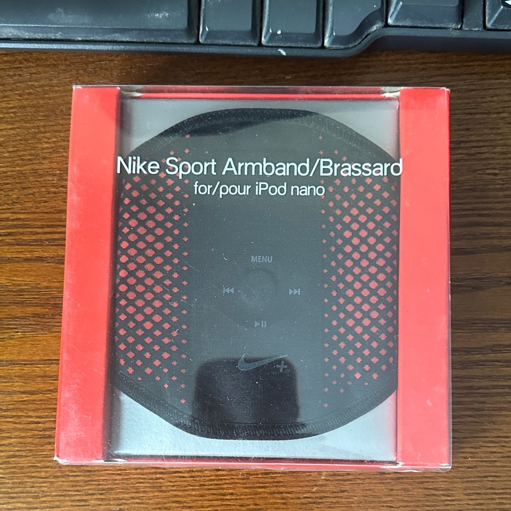 Nike Black and Red Sport Armband for iPod Nano
